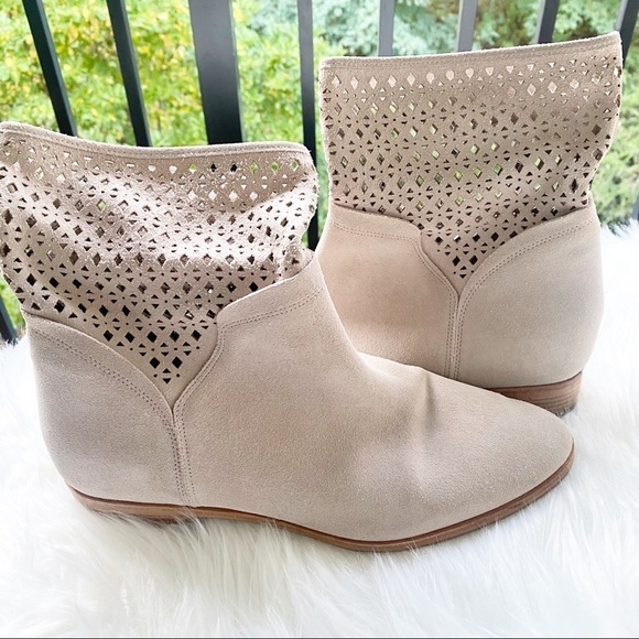 MICHAEL MICHAEL KORS Sunny Suede Perforated Bootie Buff Beige, Size 10 - Picture 9 of 14